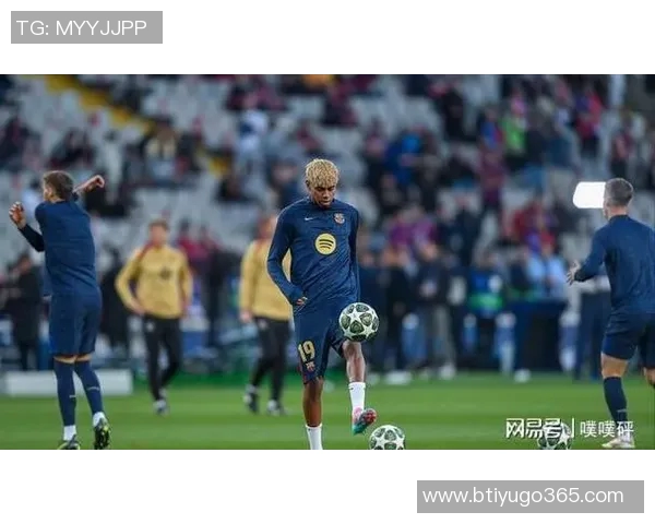 姆巴佩年仅17岁身价仅300万却轻松突破孔德巴黎三叉戟总身价却不及亚马尔一半